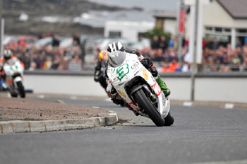 Michael Dunlop on his way to victory at the 2008 North West 200 (Tony Goldsmith Photography)